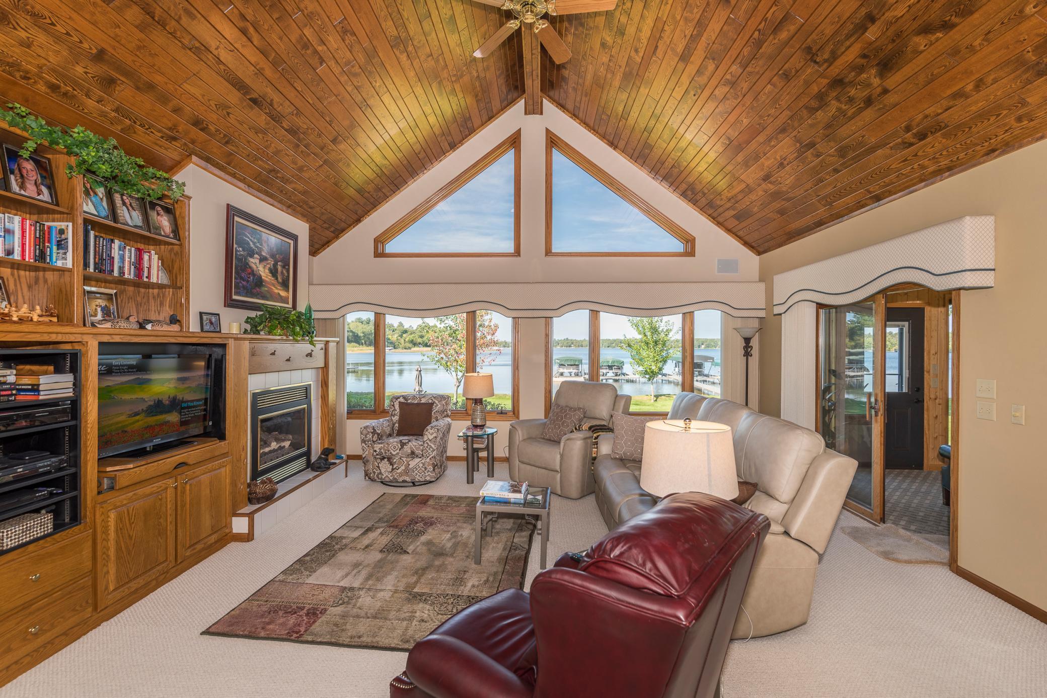 24945 Viking Drive