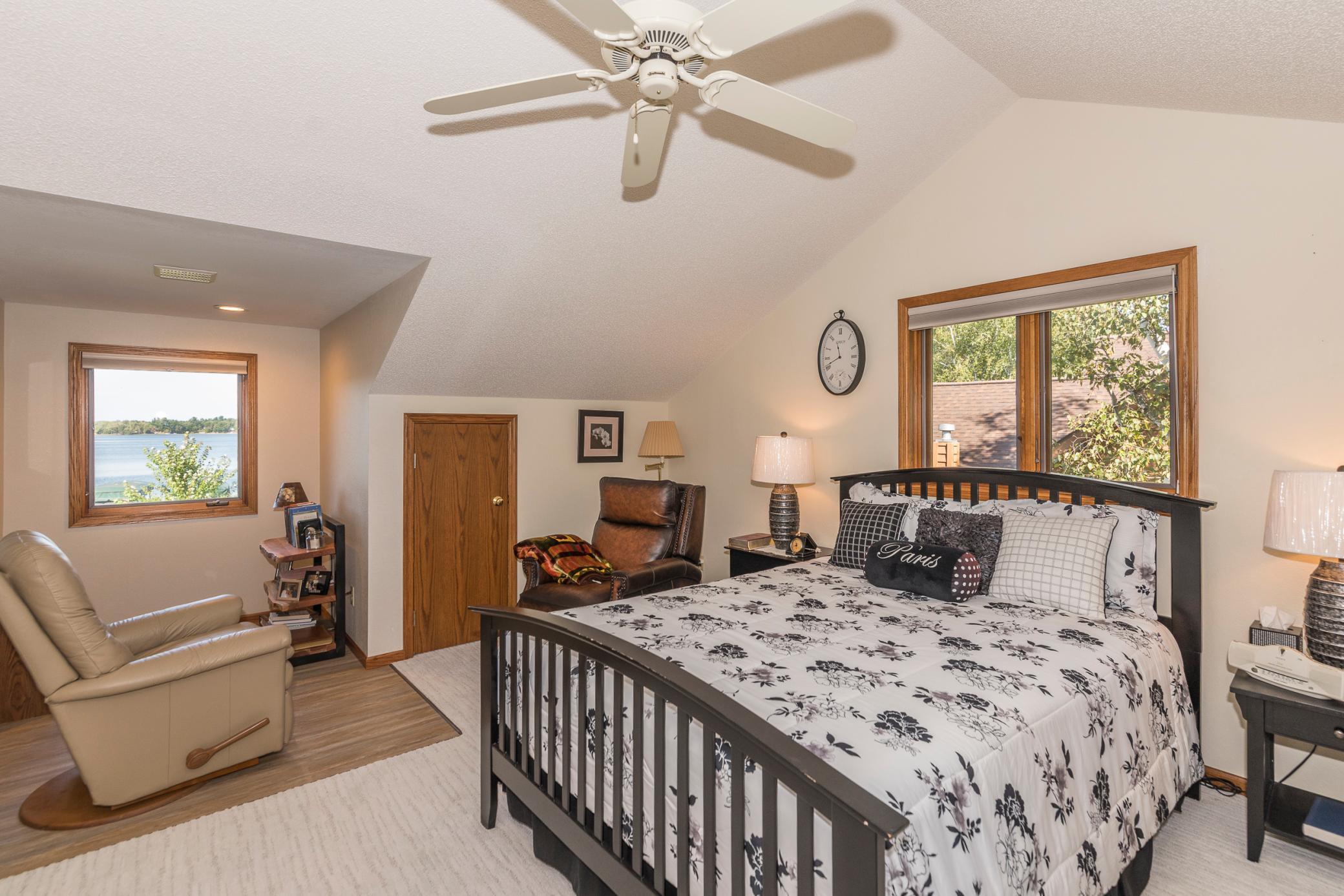24945 Viking Drive