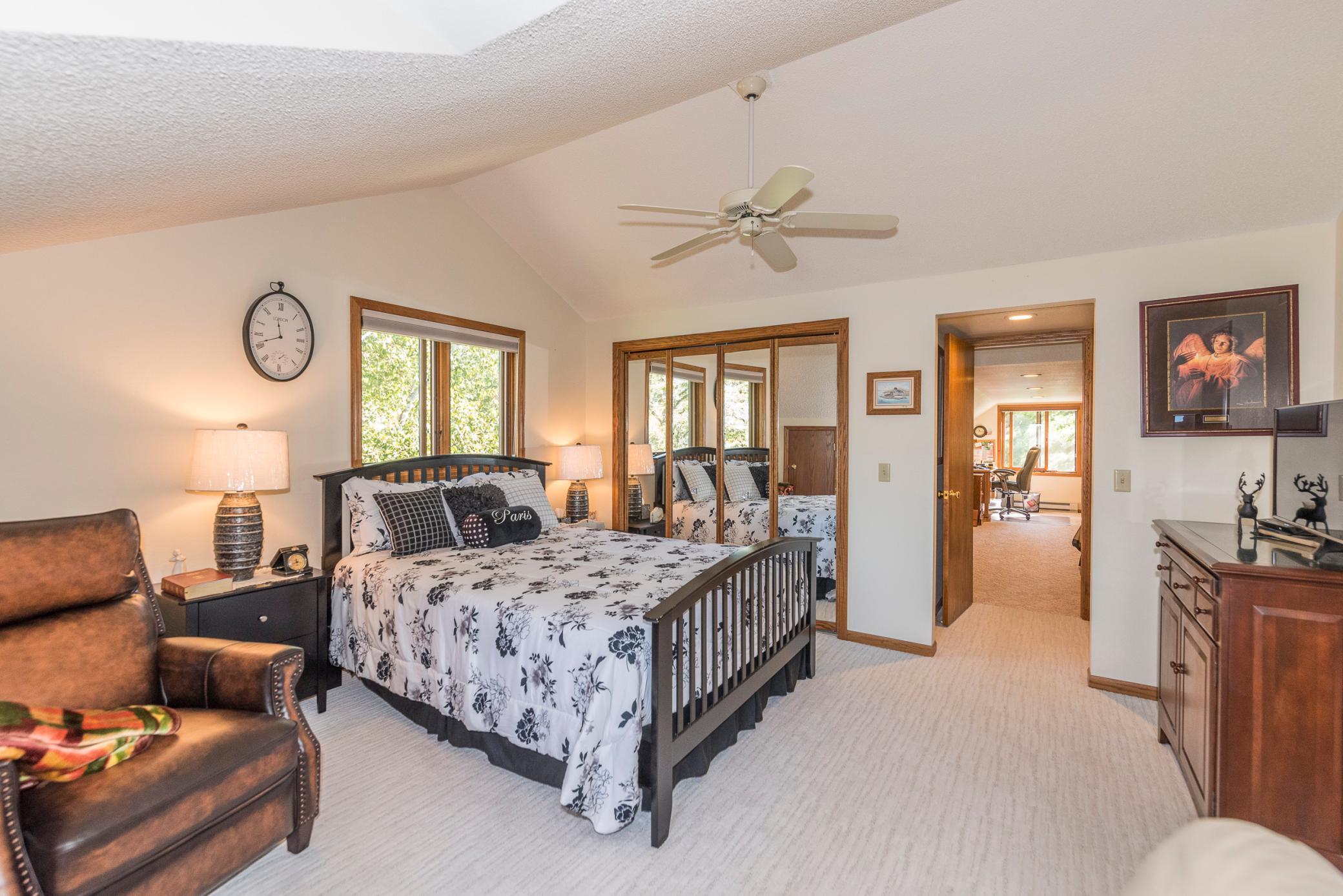 24945 Viking Drive