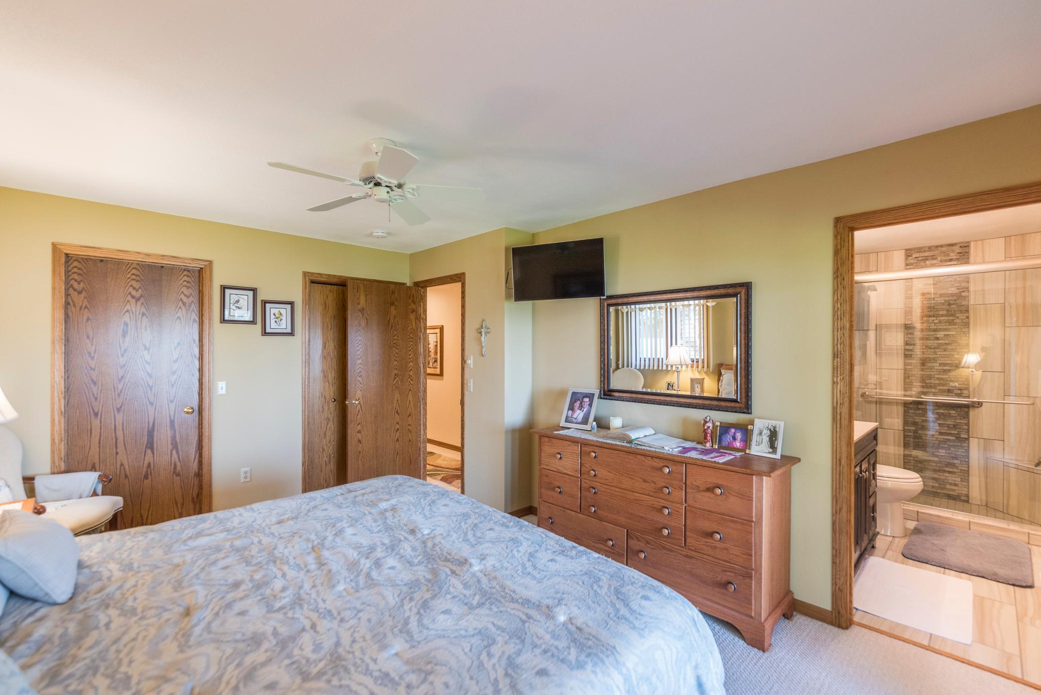 24945 Viking Drive