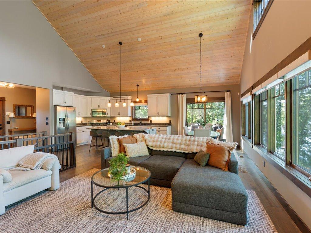 27748 W Twin Lake Drive