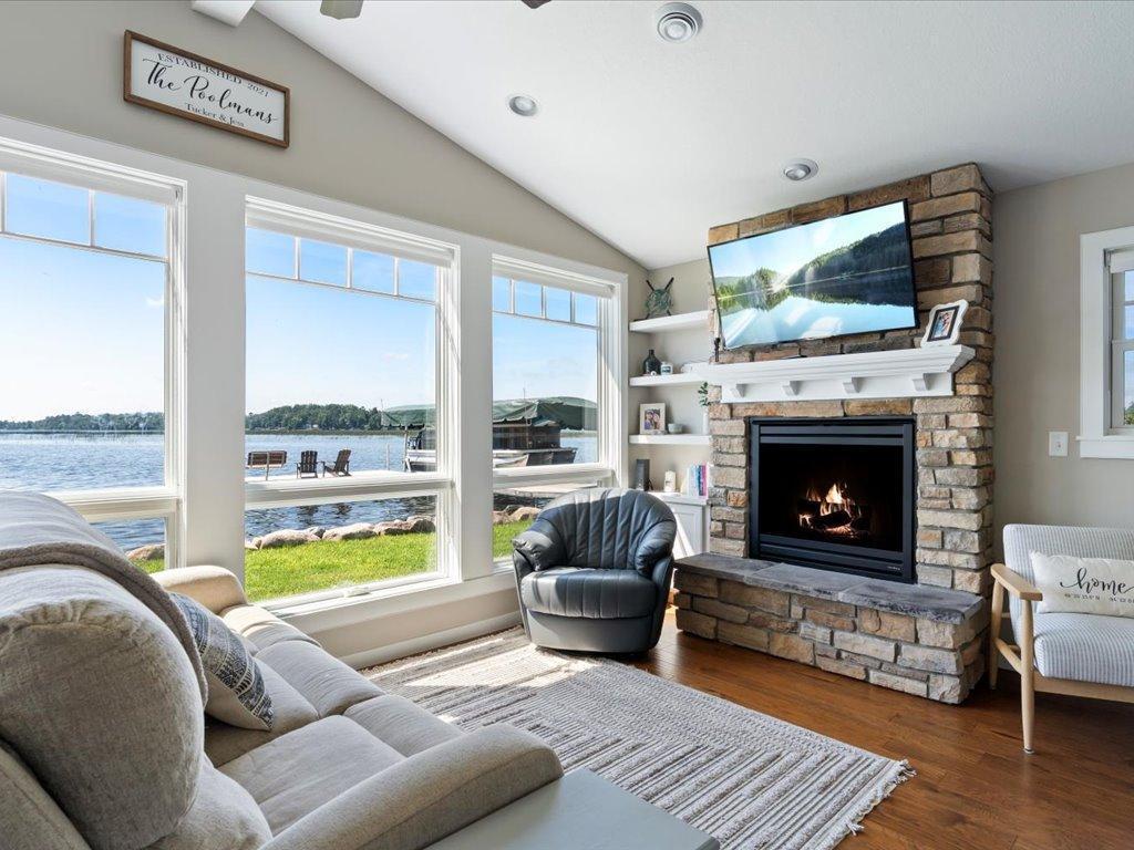 10323 Gull Point Rd