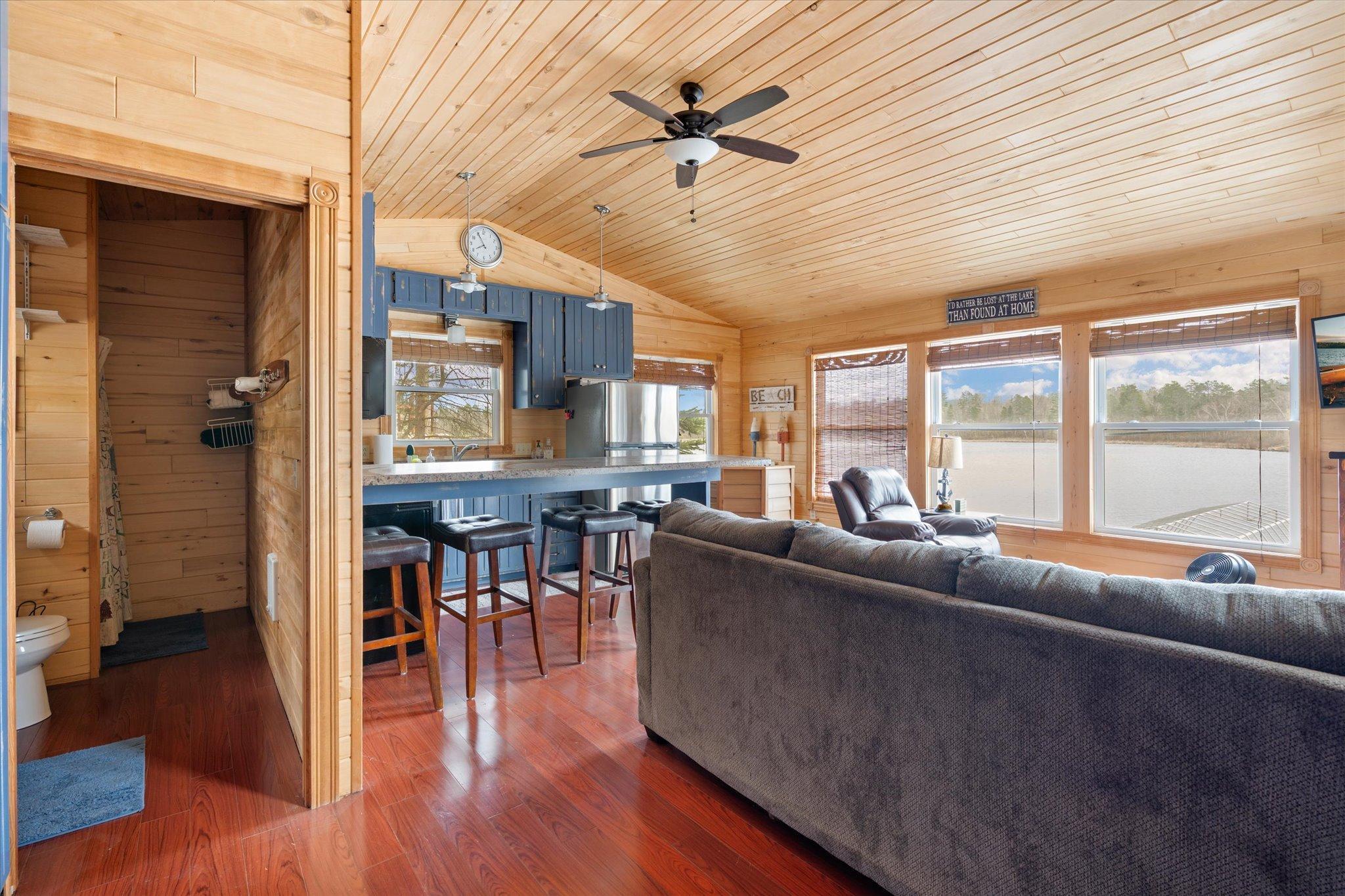 8016 Ridge Road