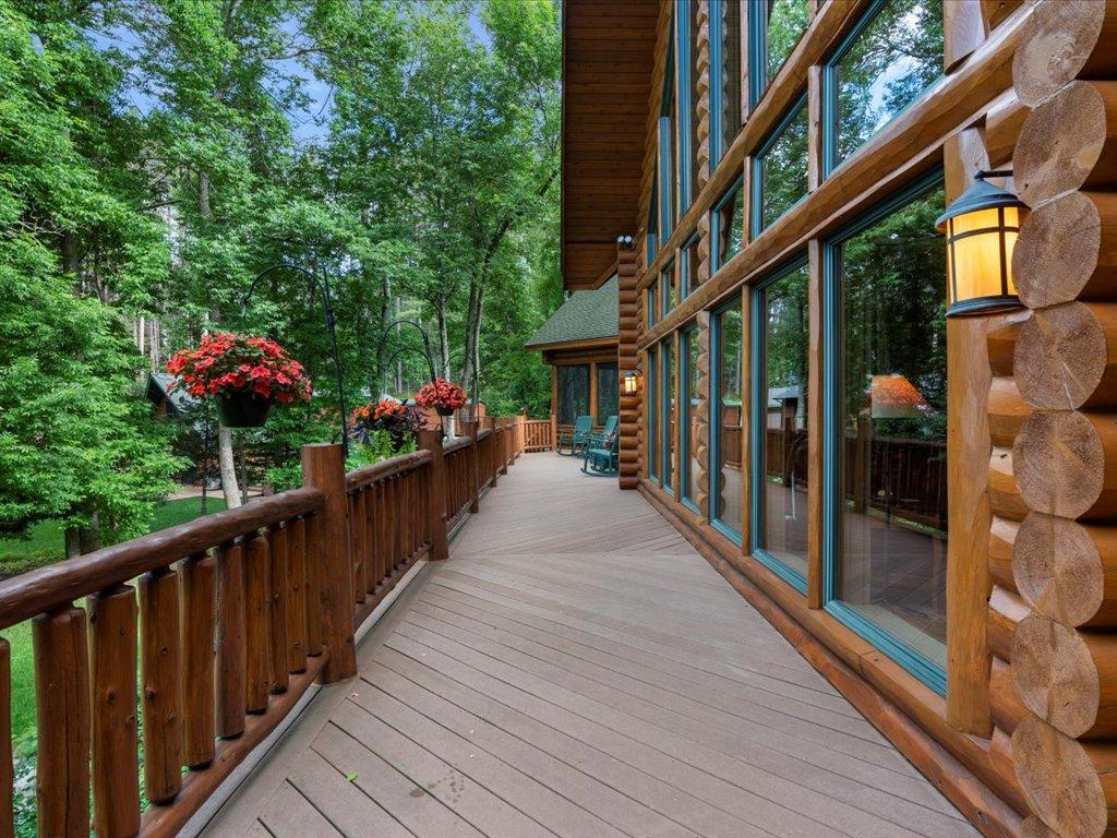 3912 E Del Ray Trail NE