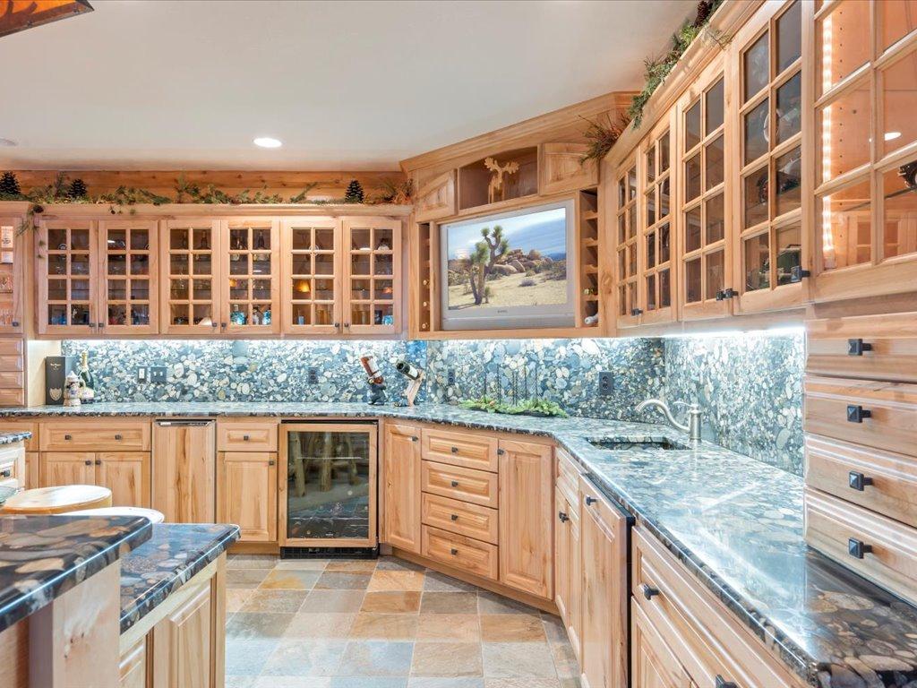 3912 E Del Ray Trail NE