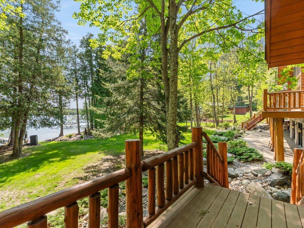 3912 E Del Ray Trail NE