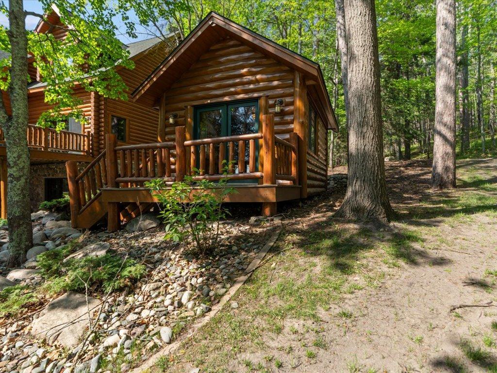 3912 E Del Ray Trail NE