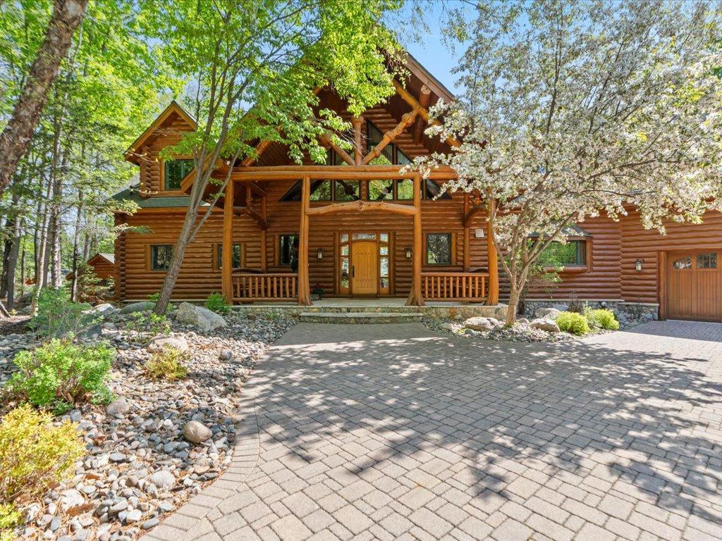 3912 E Del Ray Trail NE
