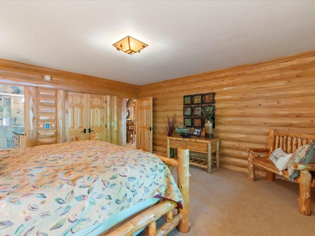 3912 E Del Ray Trail NE