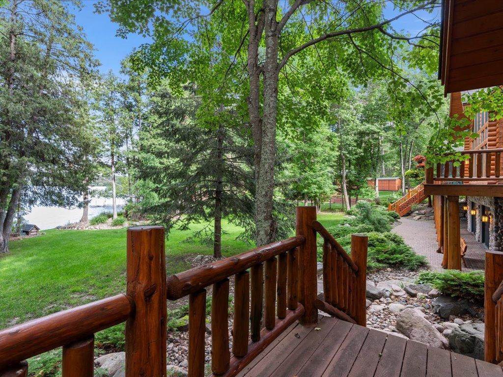 3912 E Del Ray Trail NE