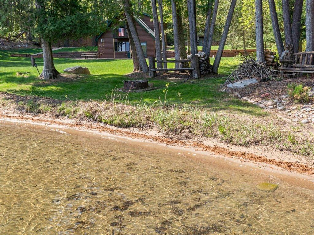 3912 E Del Ray Trail NE