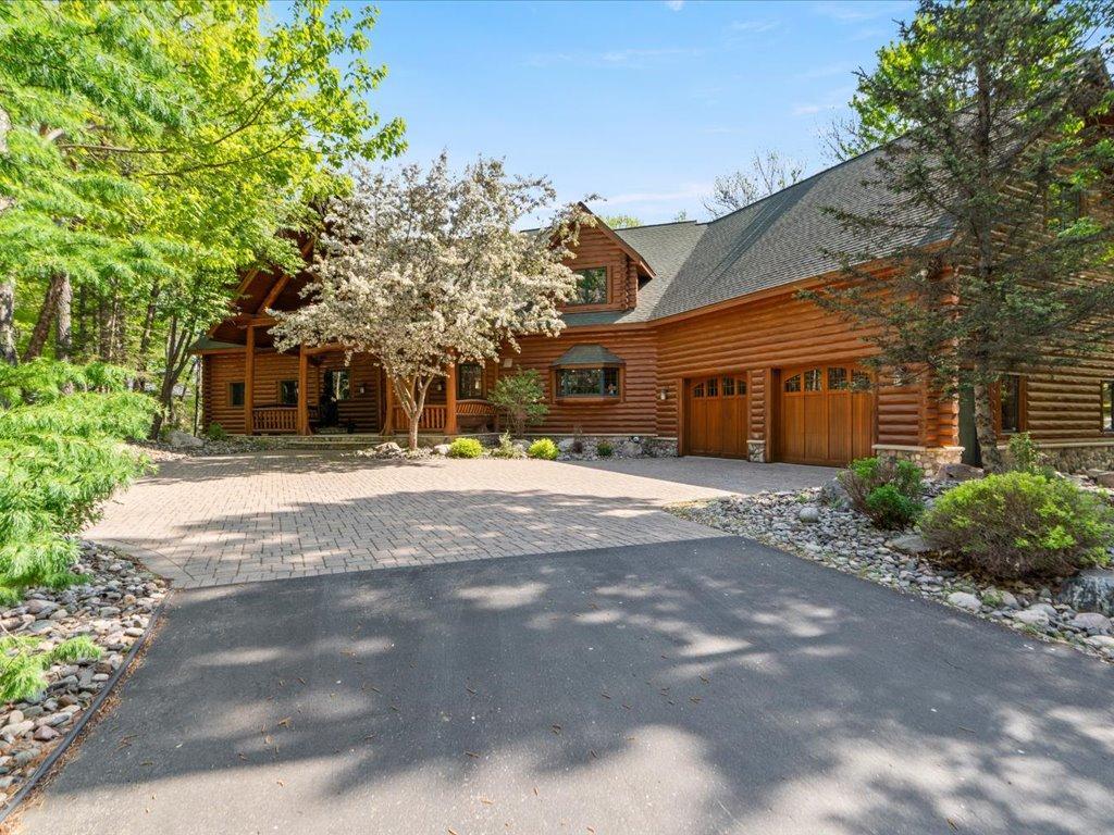 3912 E Del Ray Trail NE