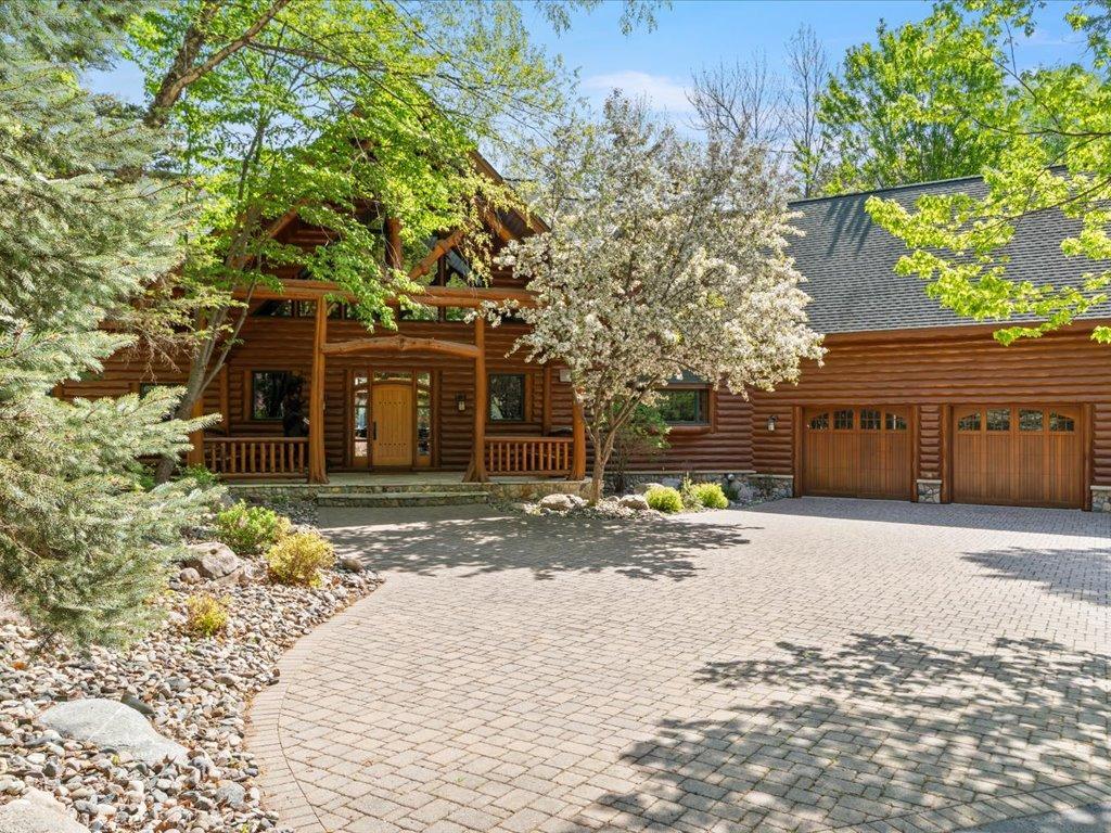 3912 E Del Ray Trail NE