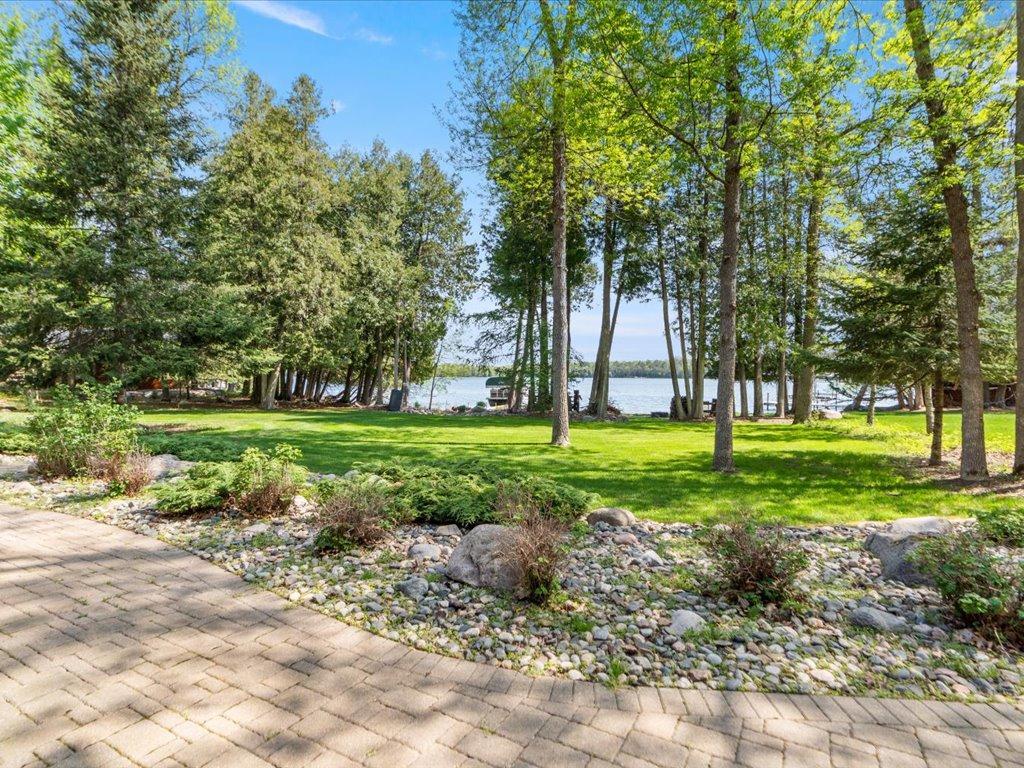 3912 E Del Ray Trail NE