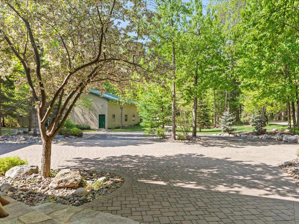 3912 E Del Ray Trail NE
