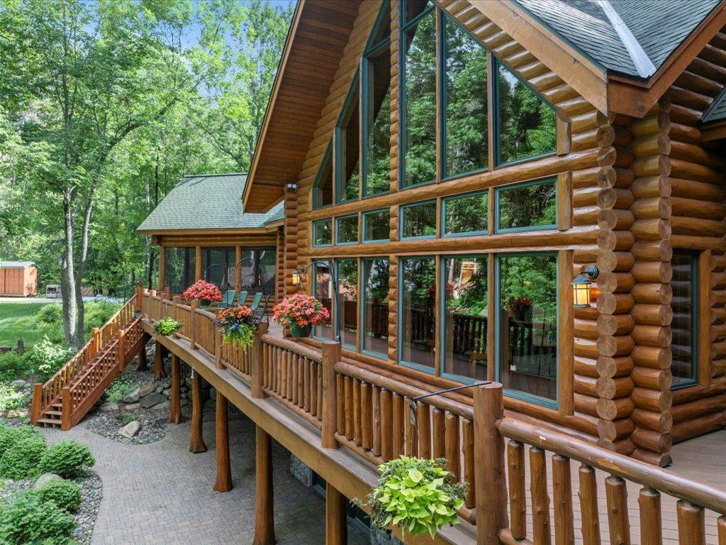 3912 E Del Ray Trail NE