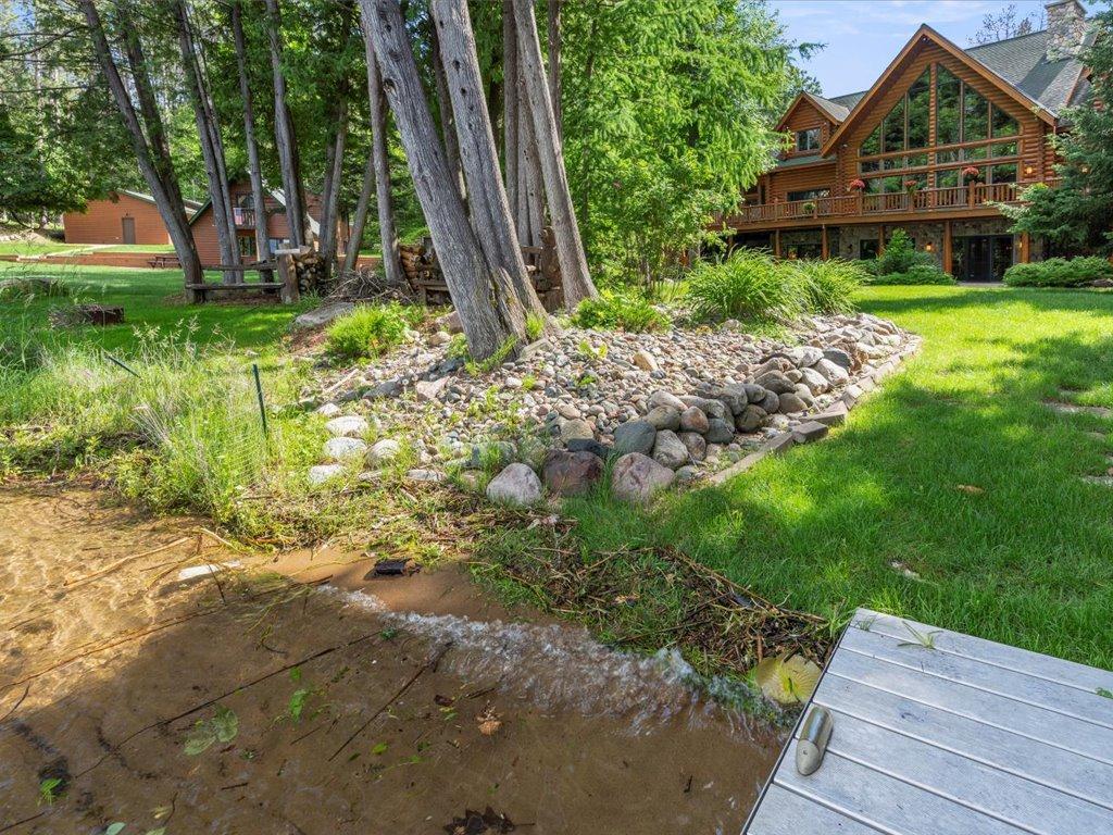 3912 E Del Ray Trail NE