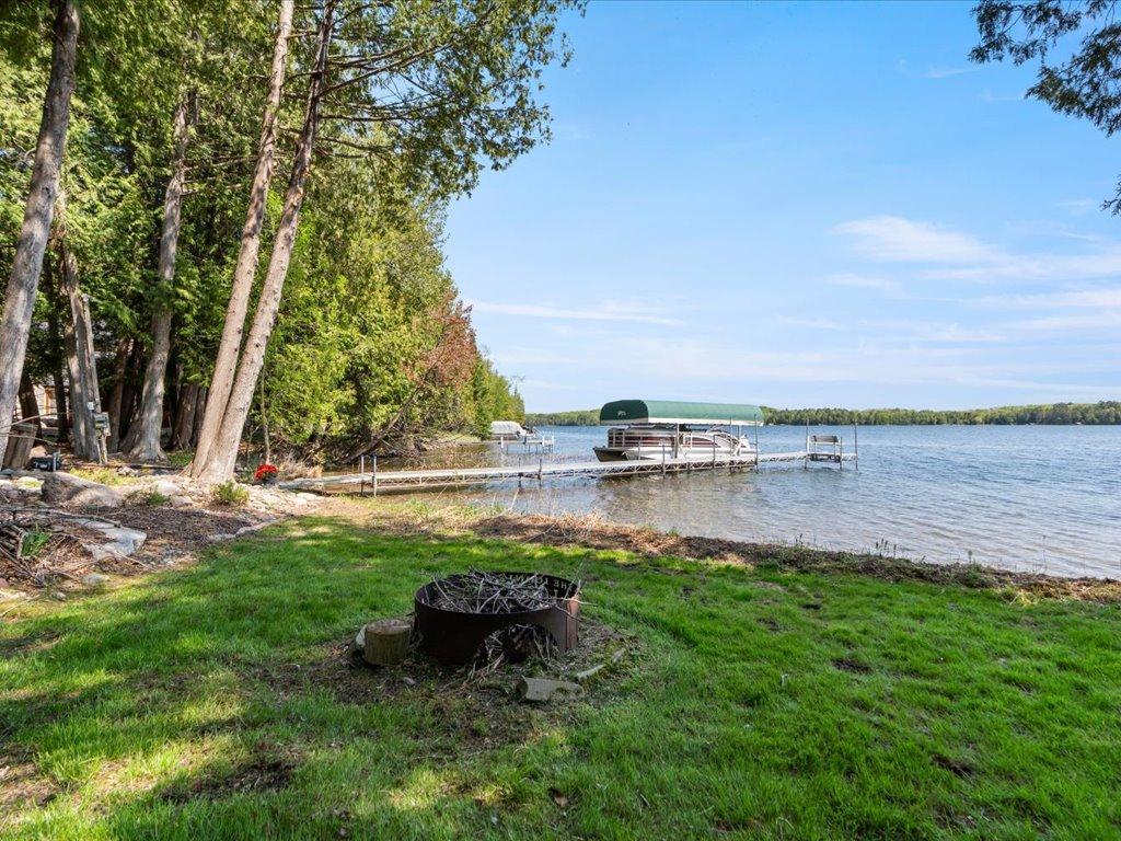 3912 E Del Ray Trail NE