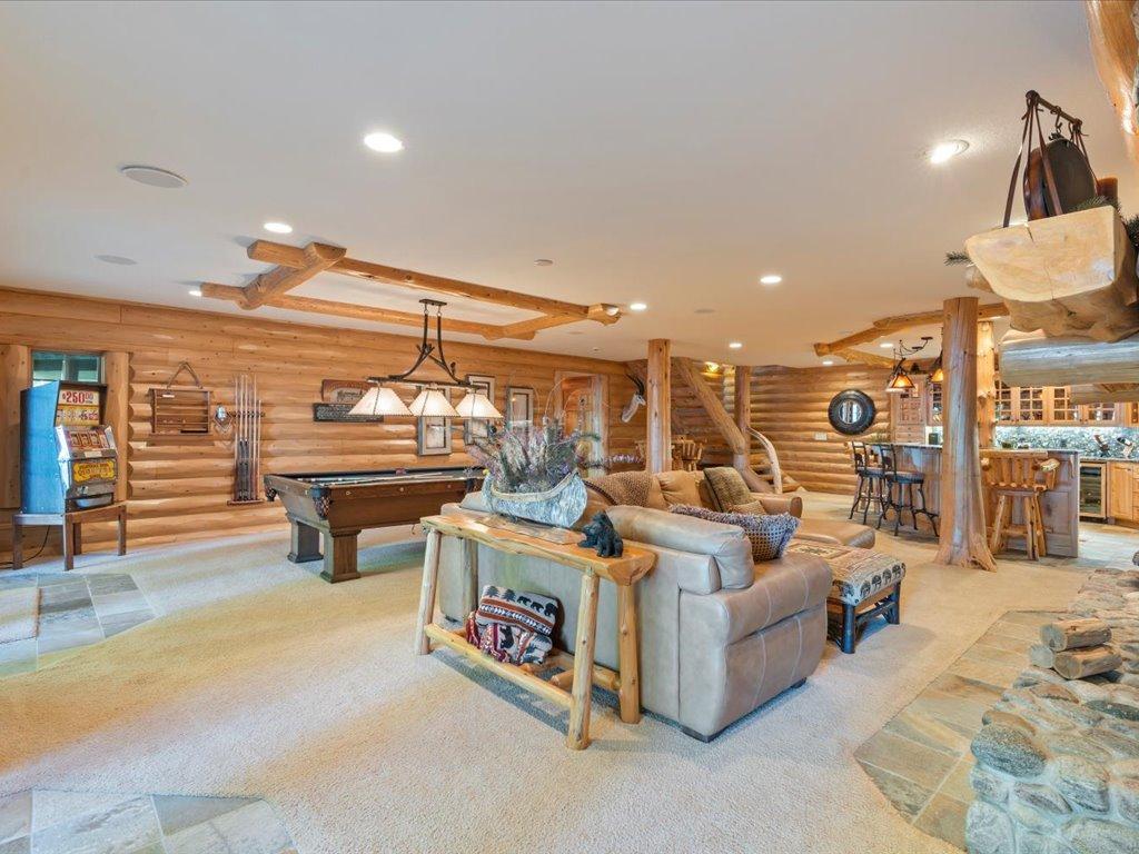 3912 E Del Ray Trail NE