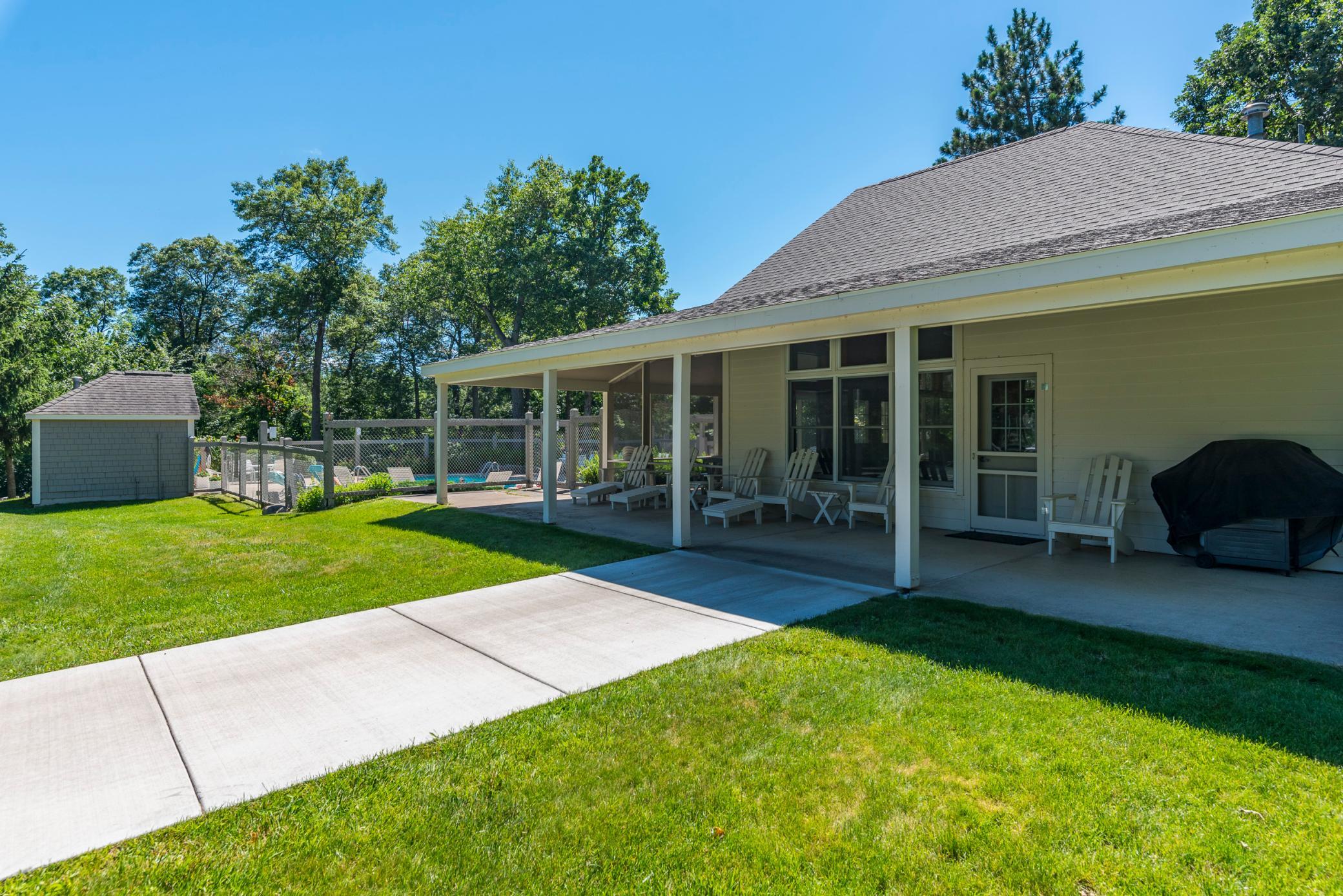 1393 East Pointe Drive Unit: 1393