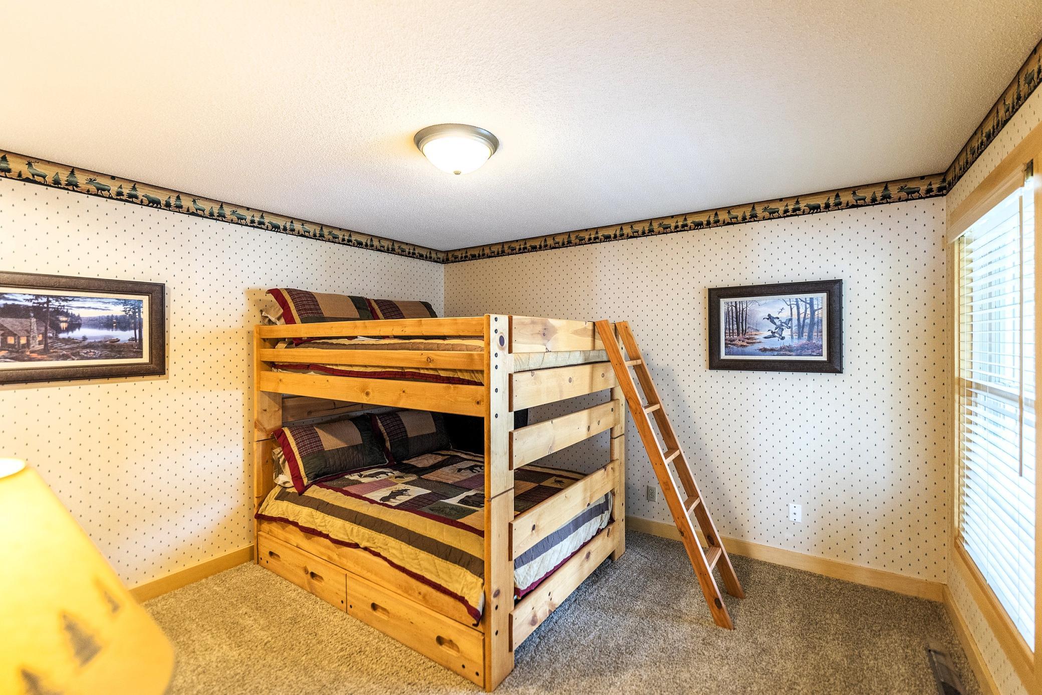1393 East Pointe Drive Unit: 1393