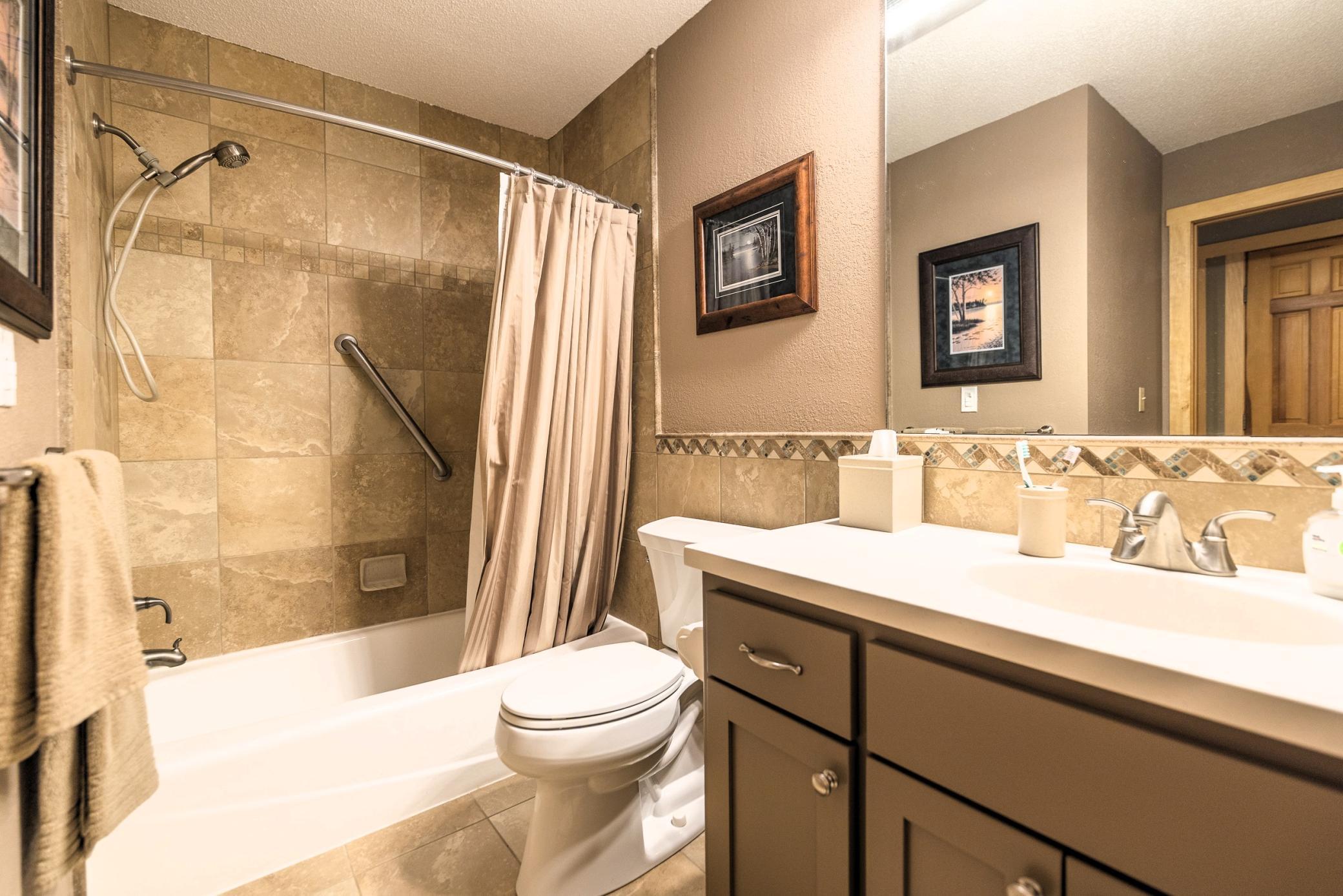1393 East Pointe Drive Unit: 1393
