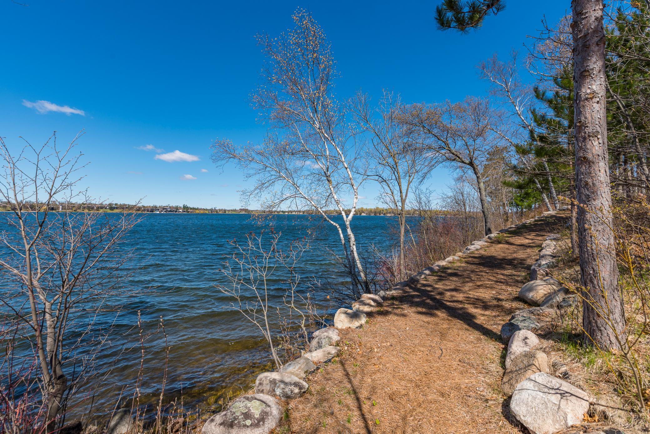 1393 East Pointe Drive Unit: 1393