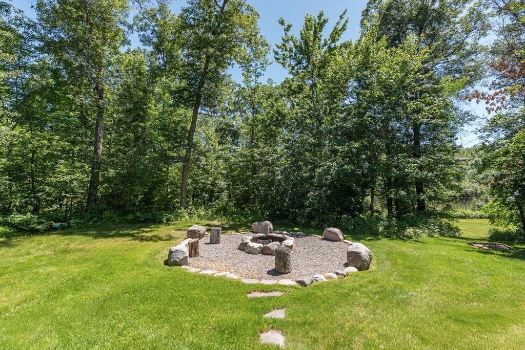 1393 East Pointe Drive Unit: 1393