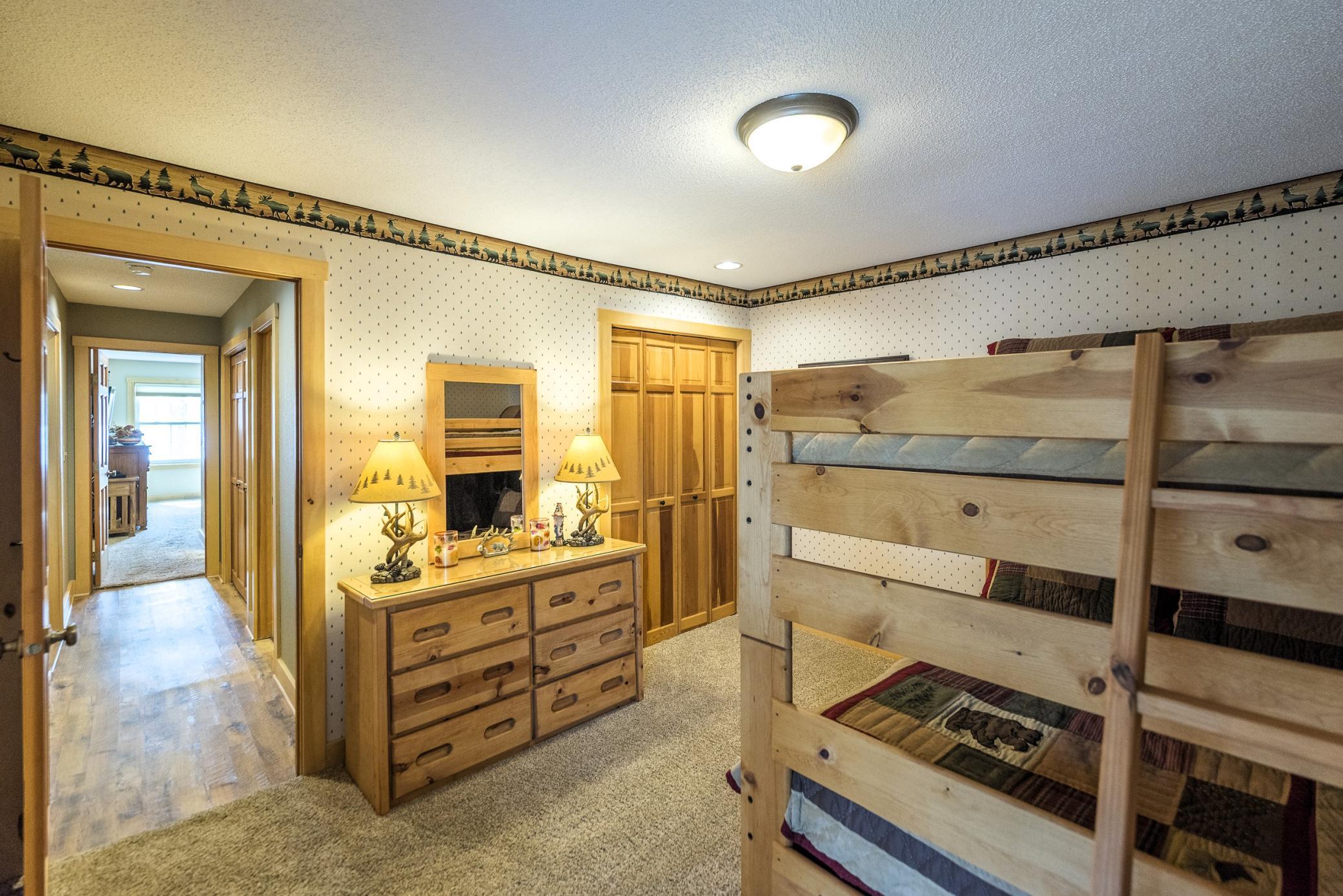 1393 East Pointe Drive Unit: 1393