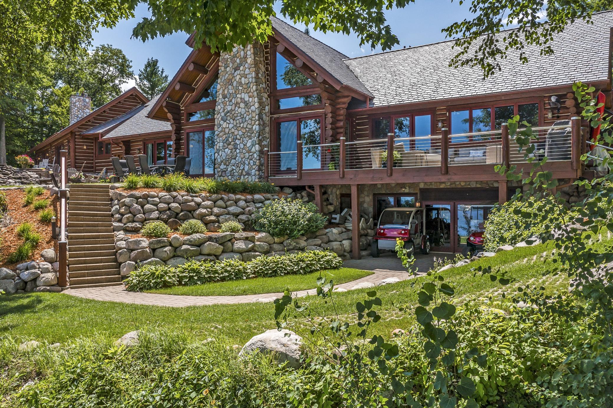 2468 Maple Drive SW