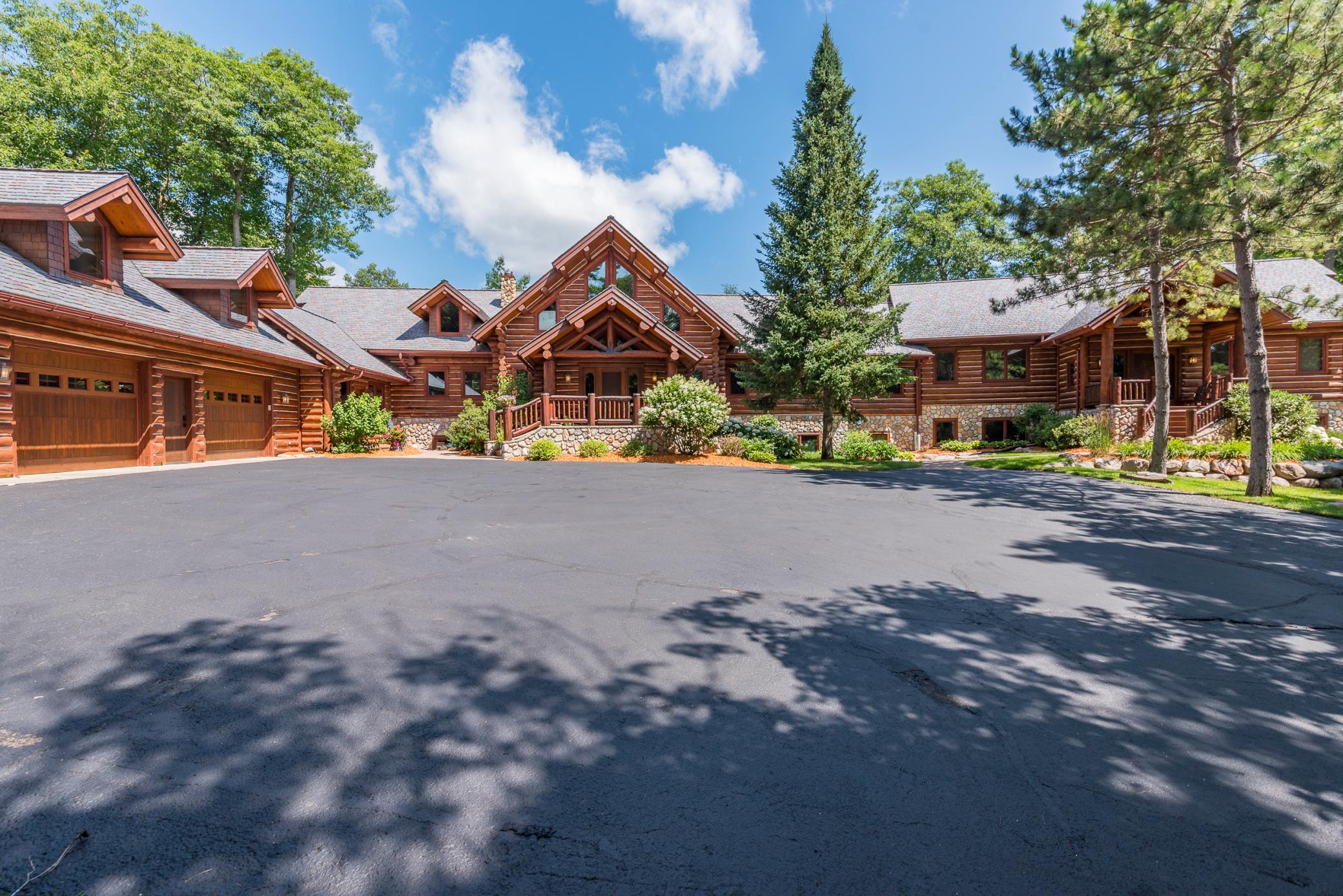 2468 Maple Drive SW