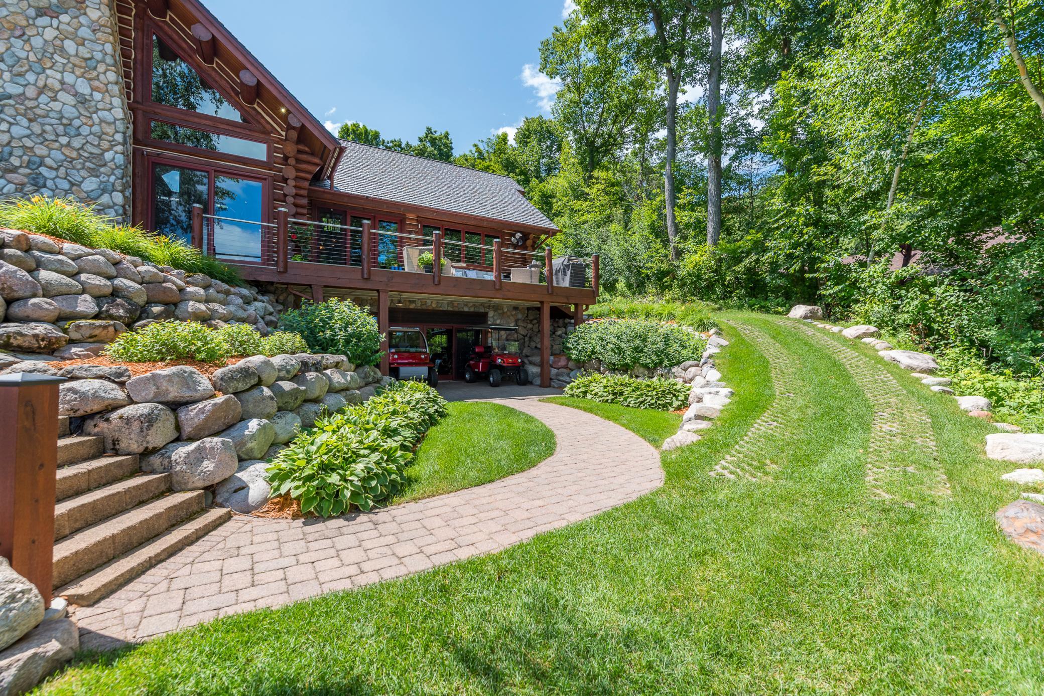 2468 Maple Drive SW