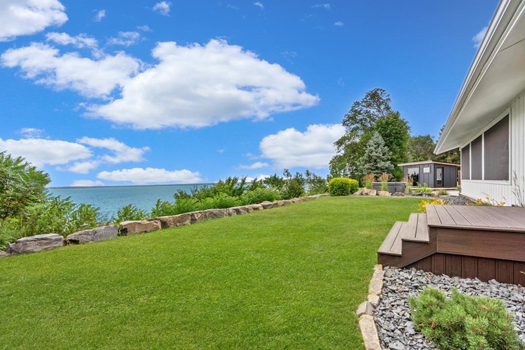 22609 Hole In The Day Drive
