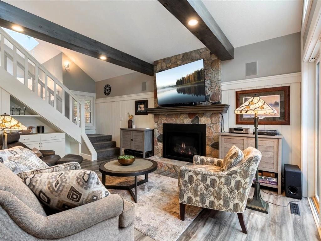 1373 E Pointe Drive