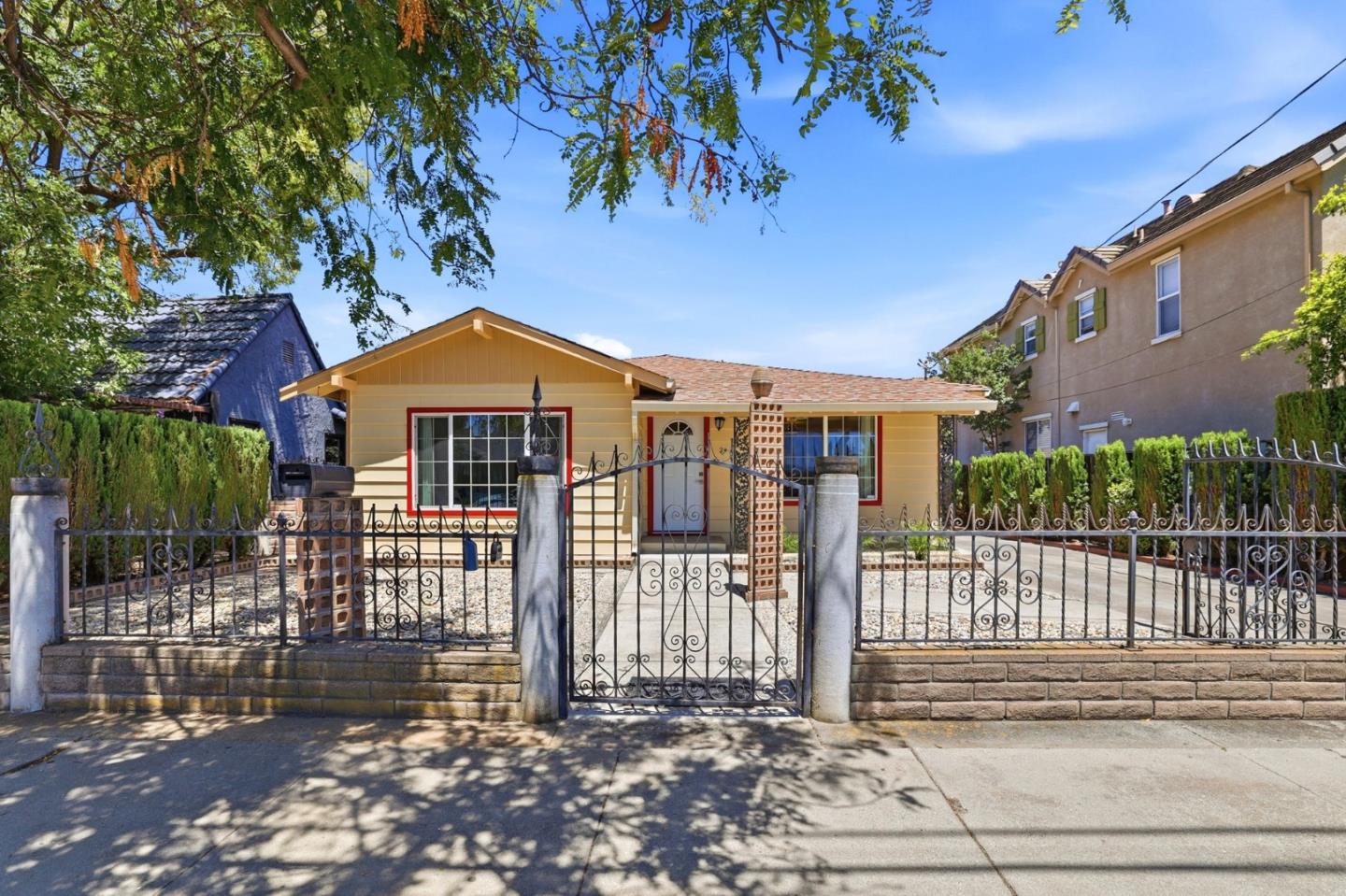 24 Scharff Avenue