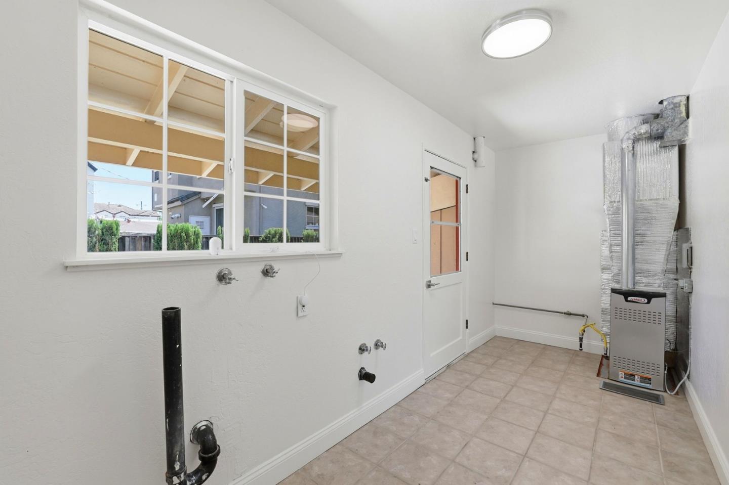 24 Scharff Avenue