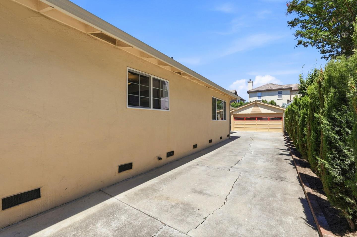 24 Scharff Avenue