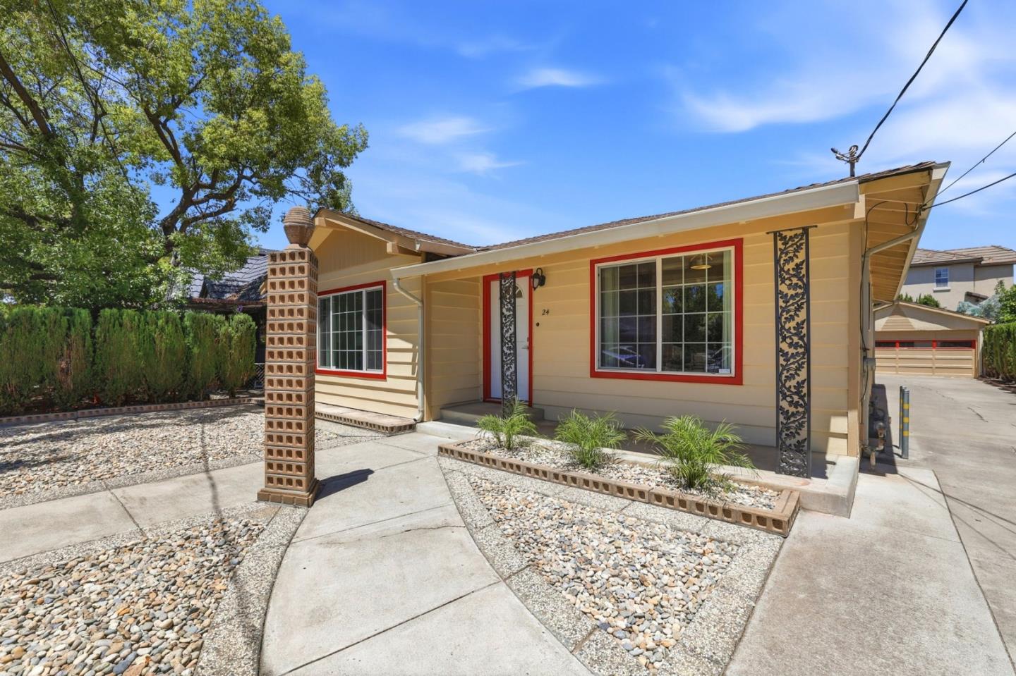 24 Scharff Avenue