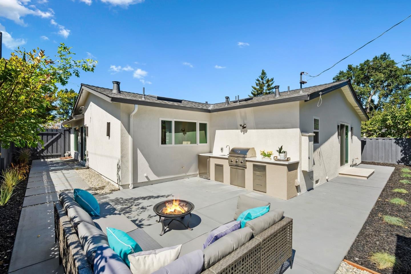 1600 Don CT