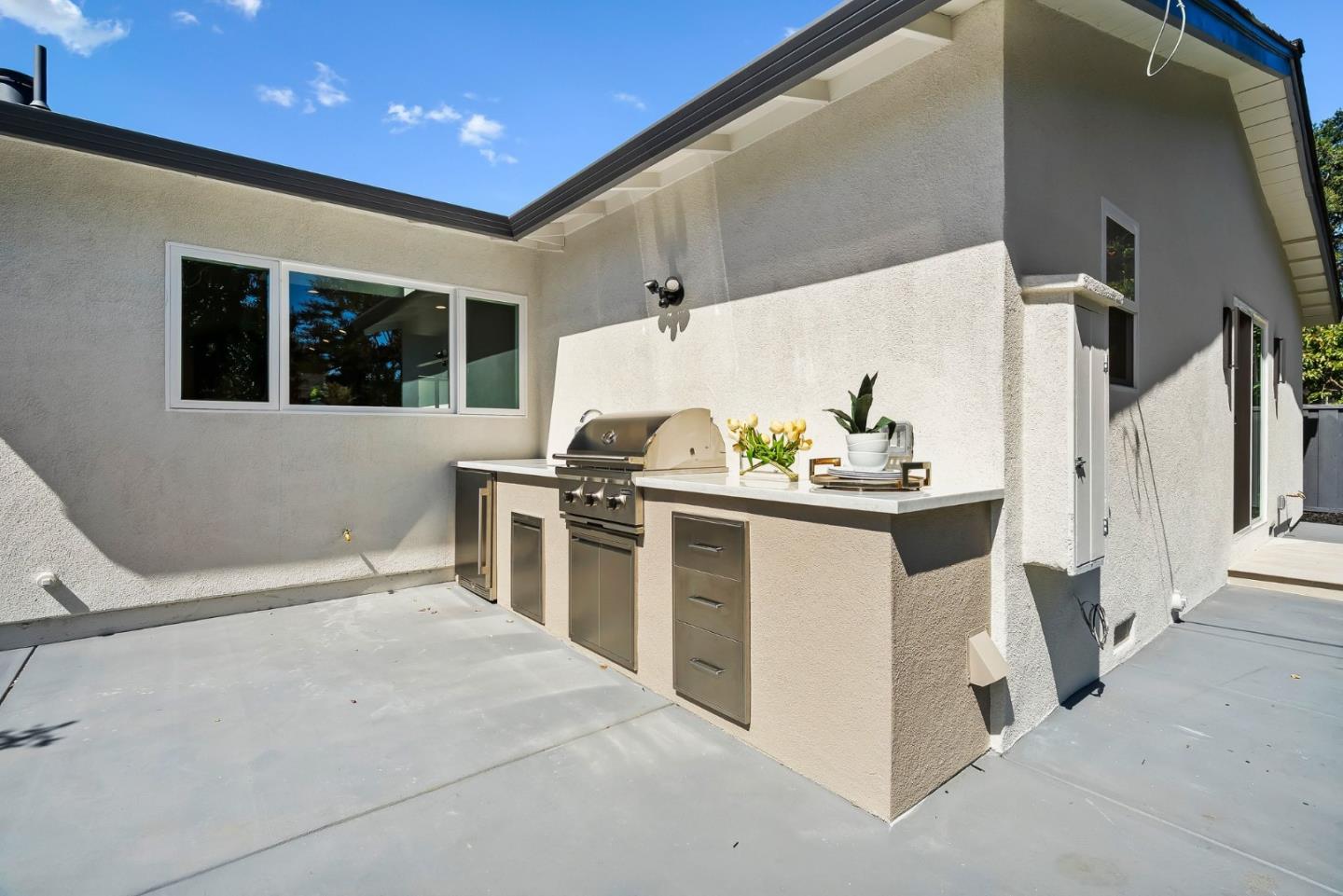1600 Don CT