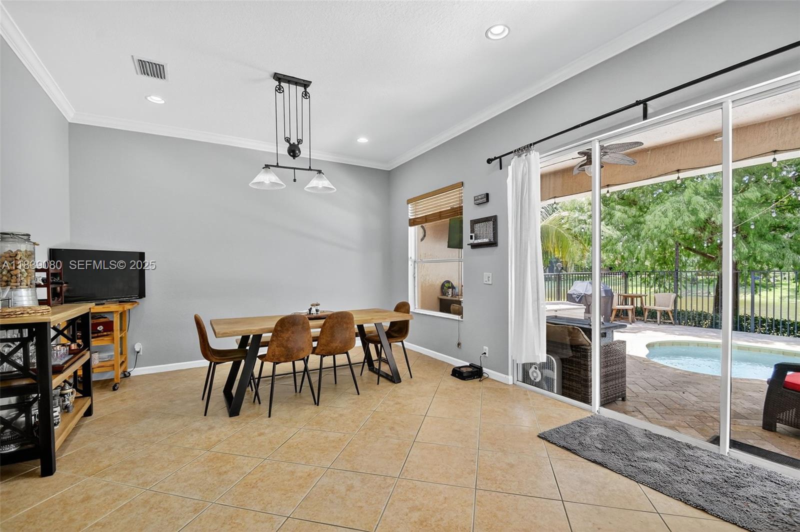 1086 Grove Park Circle