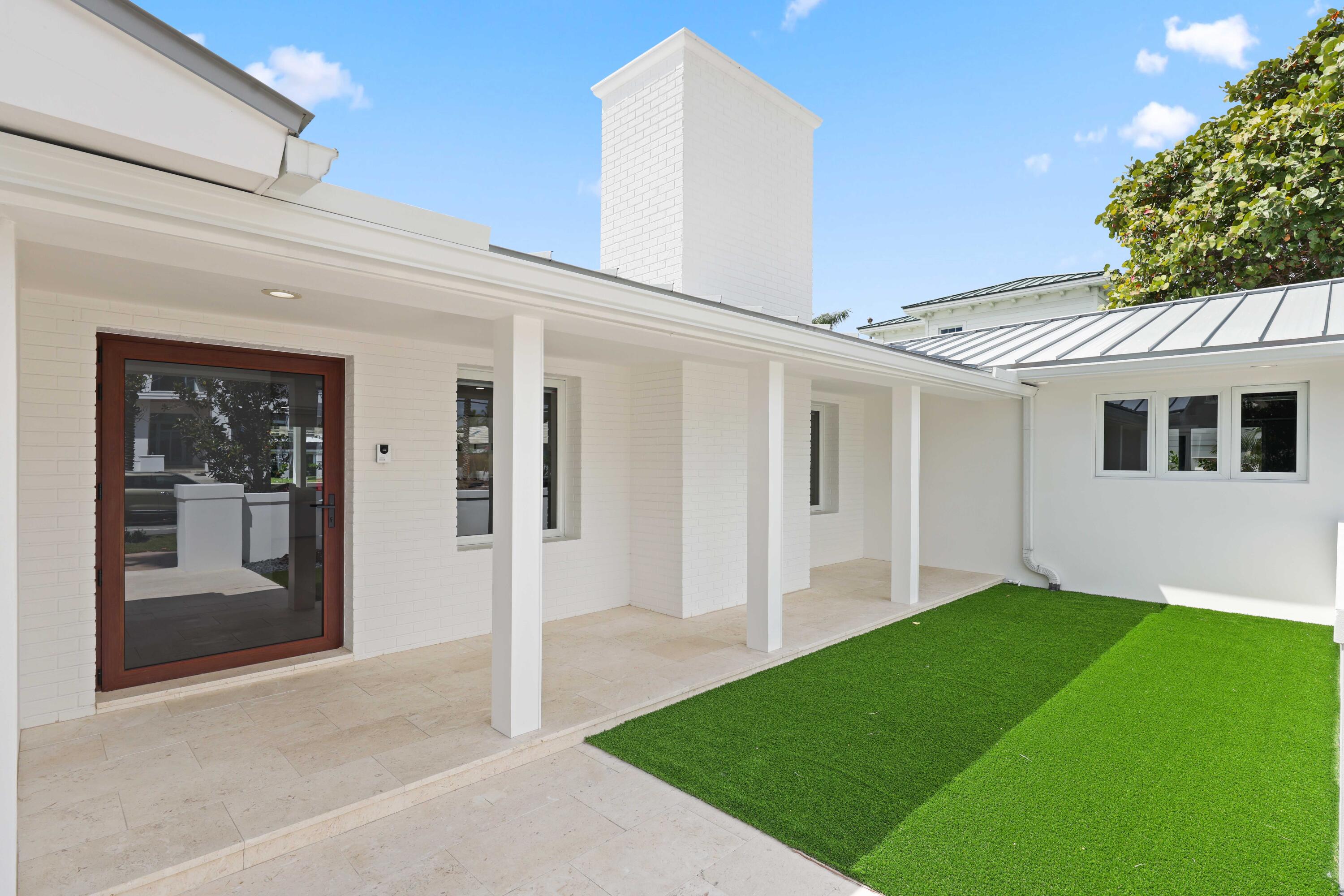 1102 Island Drive