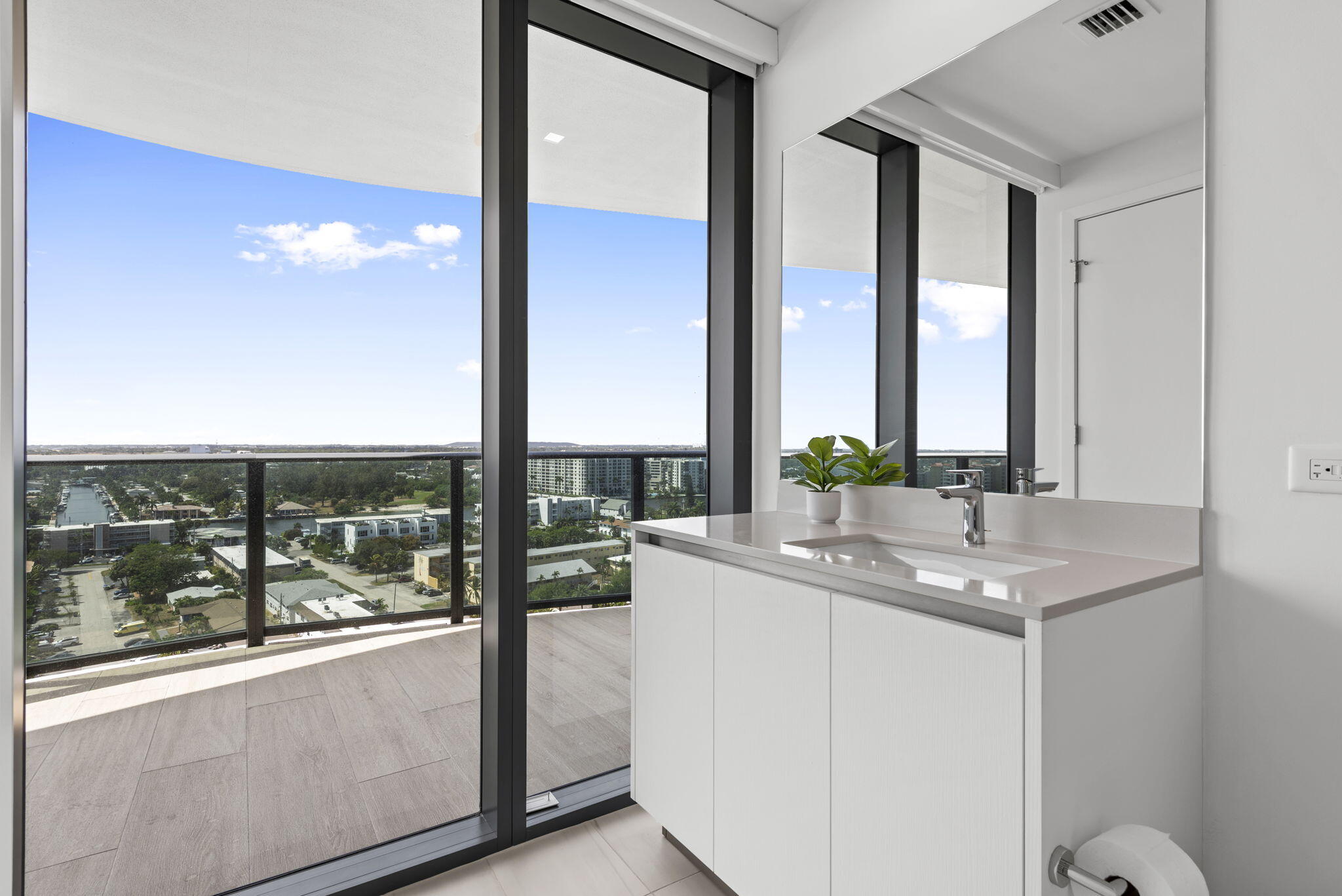 900 N Ocean Boulevard 1501