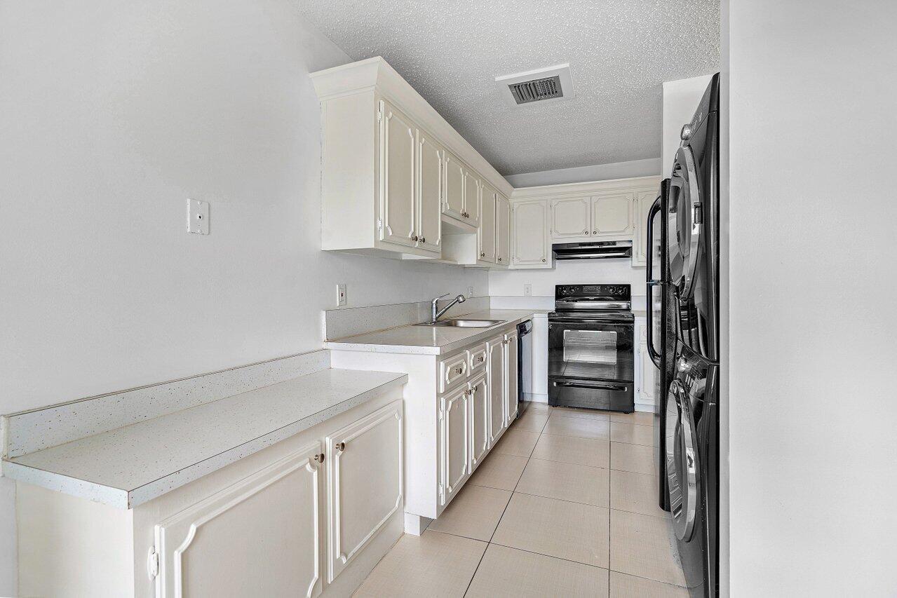 1021 Flame Vine Avenue