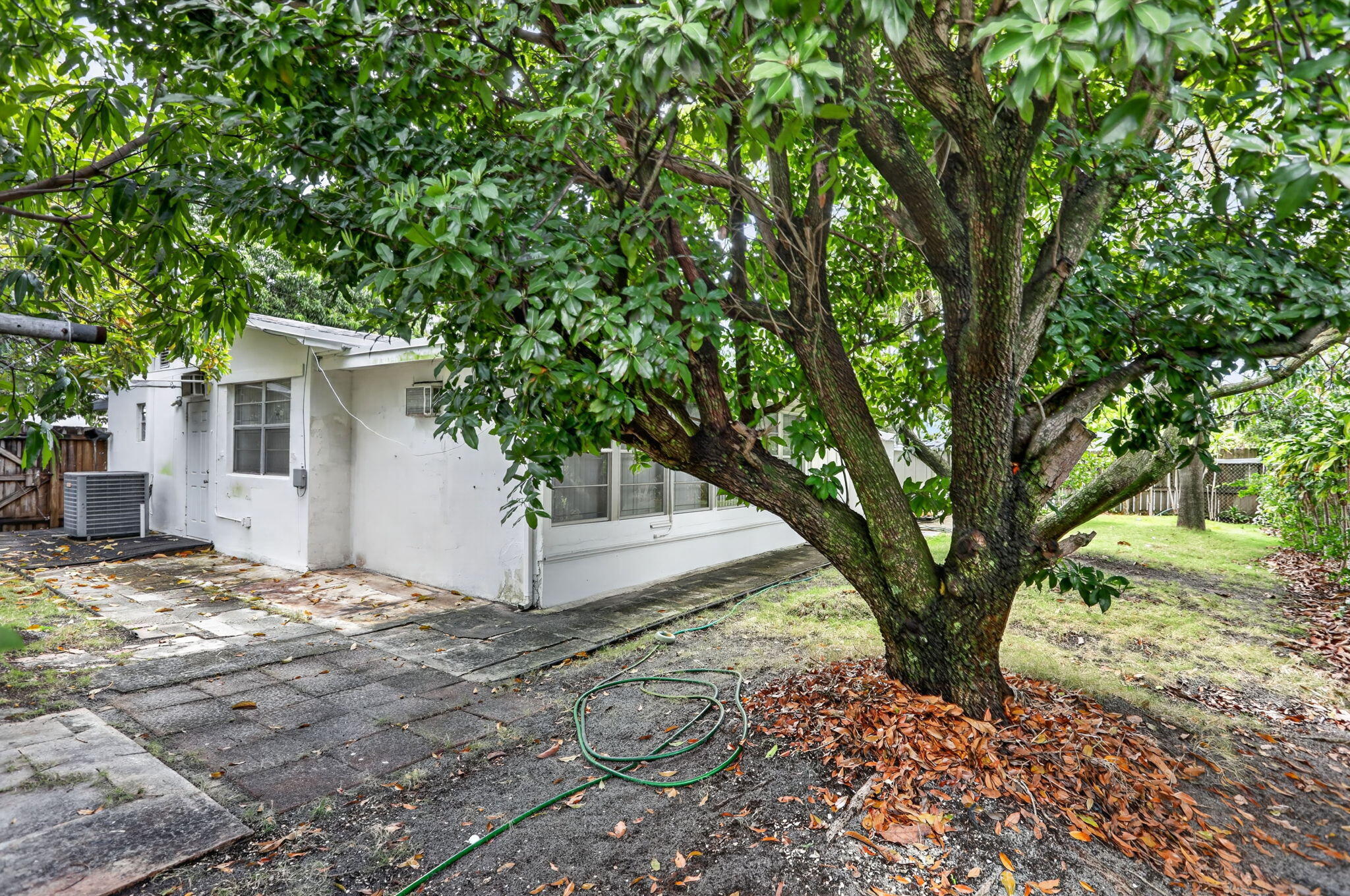 2411 NE 10th Terrace