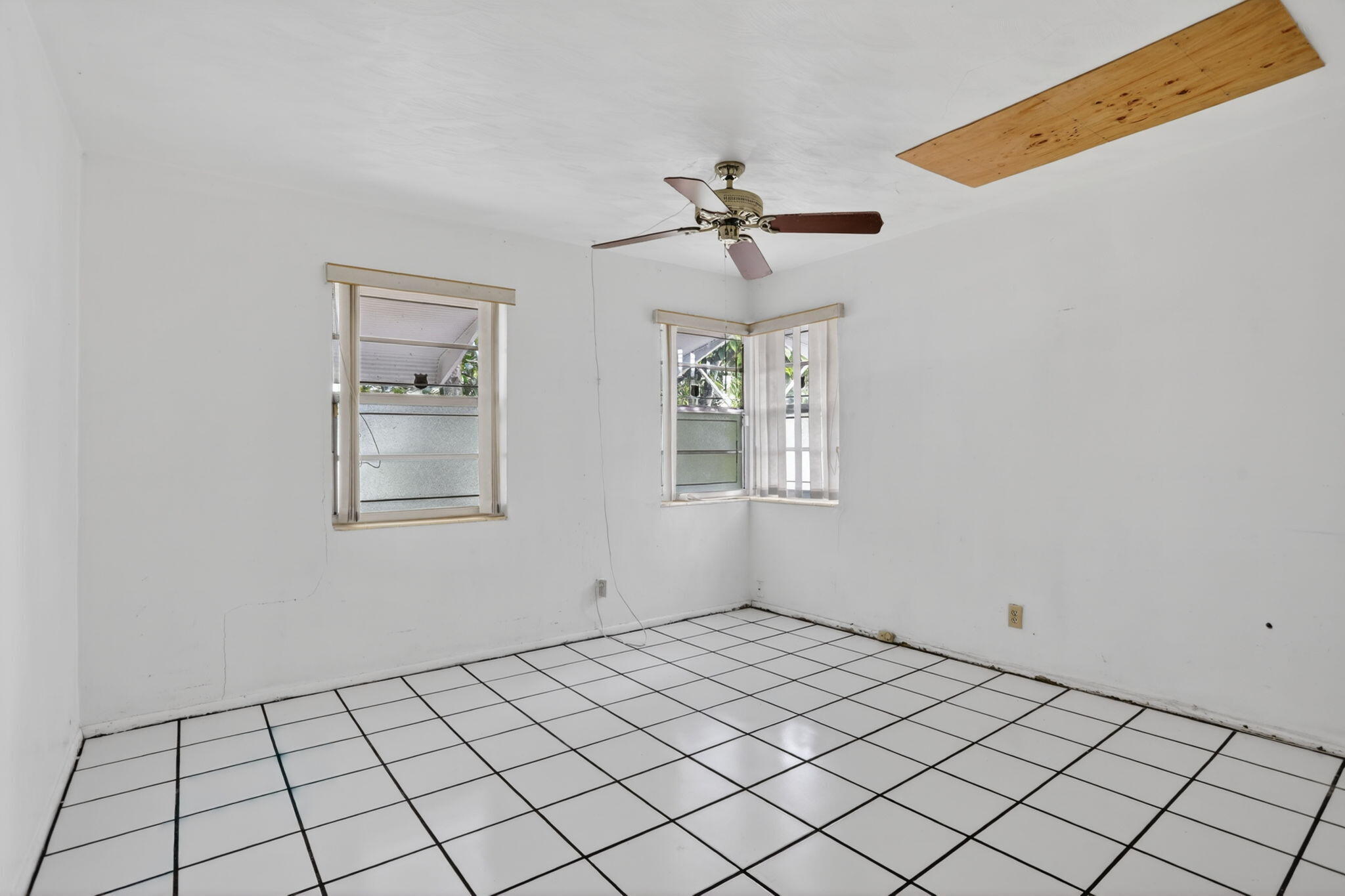 2411 NE 10th Terrace