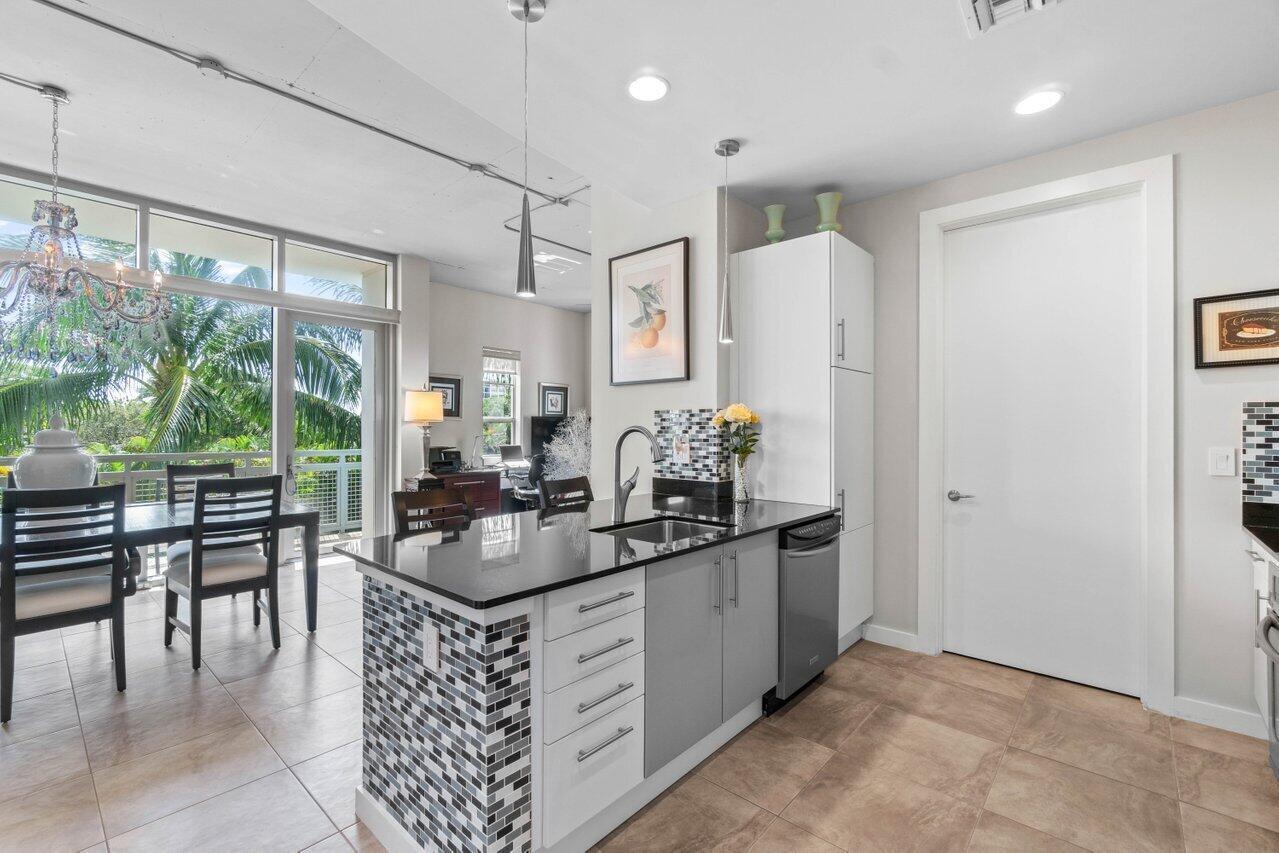 335 SE 6th Avenue 304