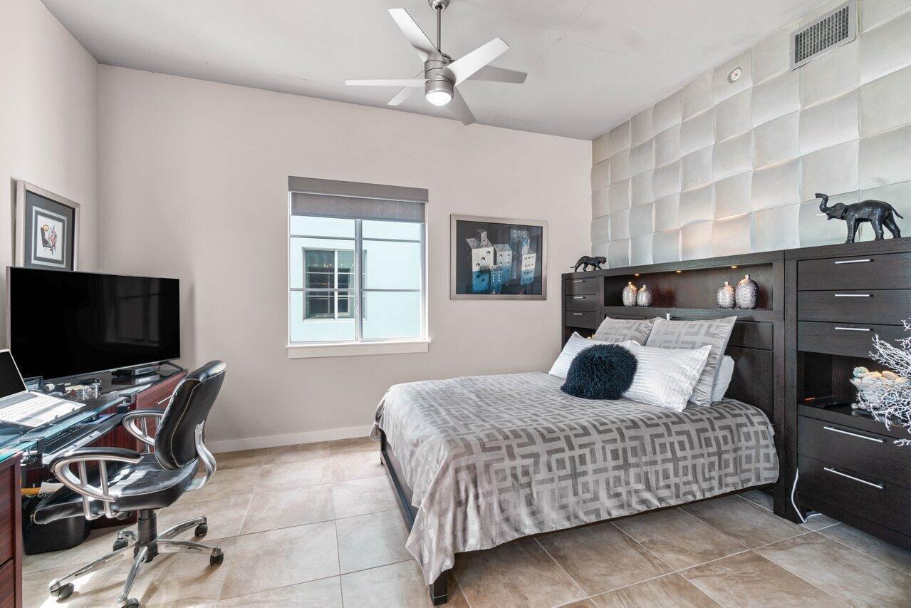 335 SE 6th Avenue 304