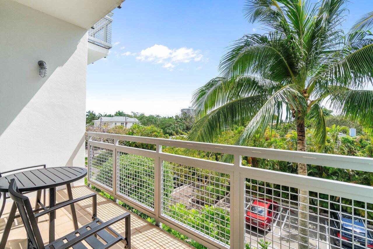 335 SE 6th Avenue 304