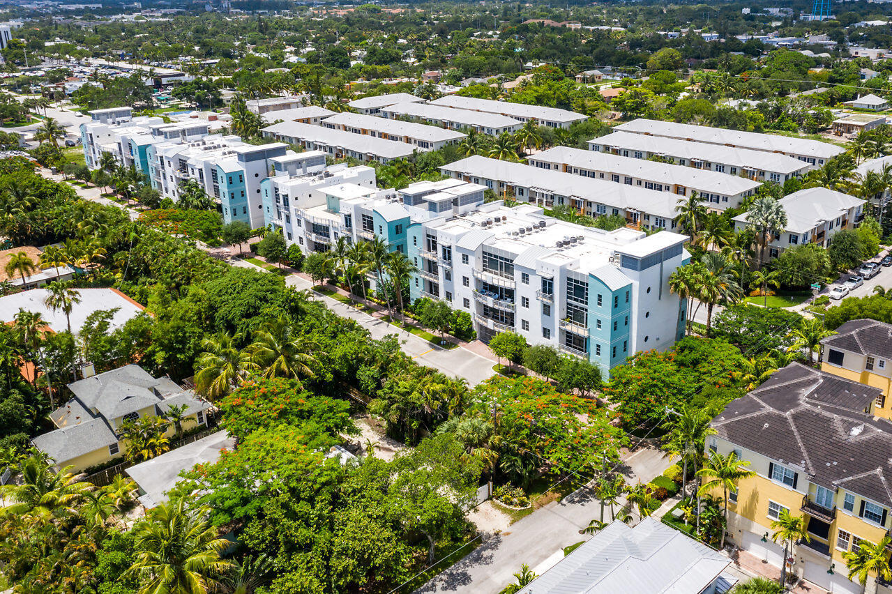 335 SE 6th Avenue 304